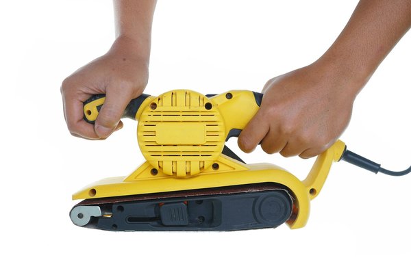 Bandes pour ponceuses : le guide complet des matériaux et tailles